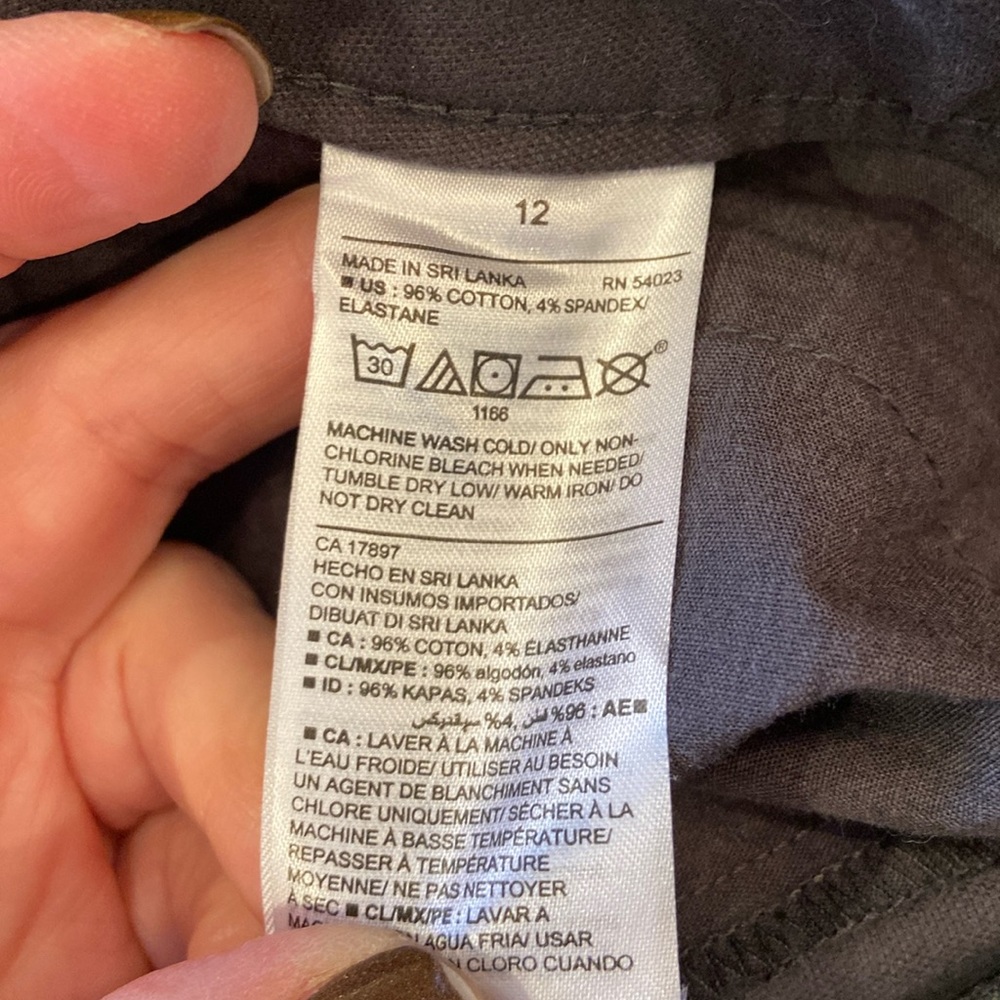 Old Navy Ultra Perfect Straight Leg Chinos for Women • panther • Size 12 • - Picture 4 of 5